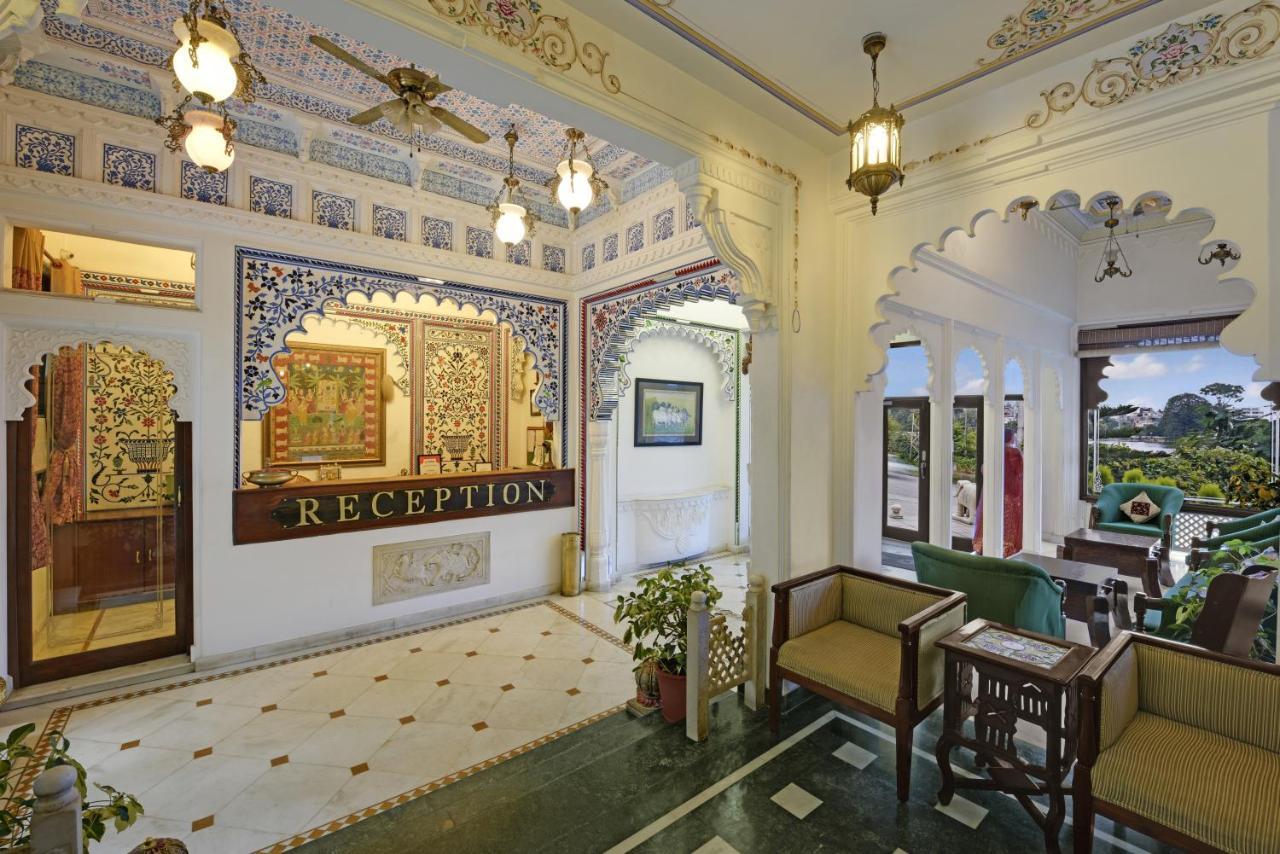 Swaroop Vilas - Lake Facing Boutique Hotel Удайпур Экстерьер фото